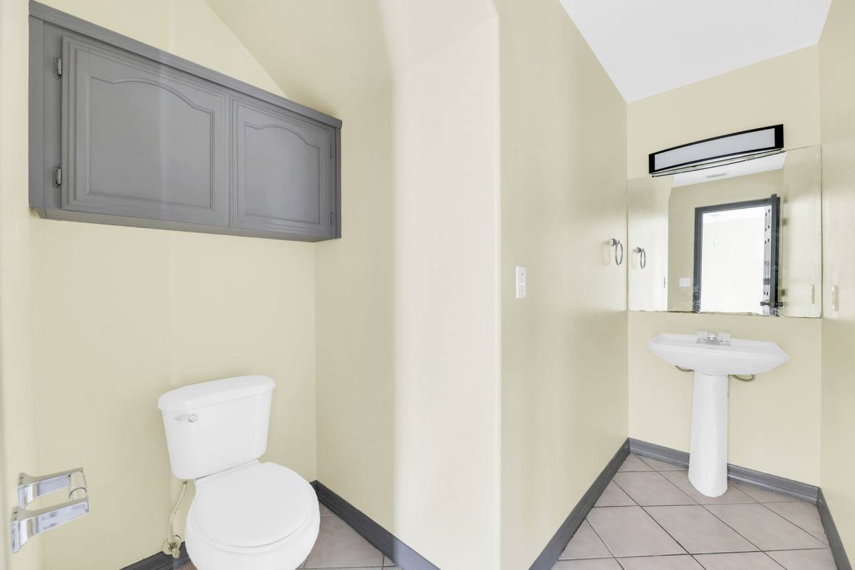 Apartment for rent at 910 W Cherokee Ave, Pharr, TX 78577
