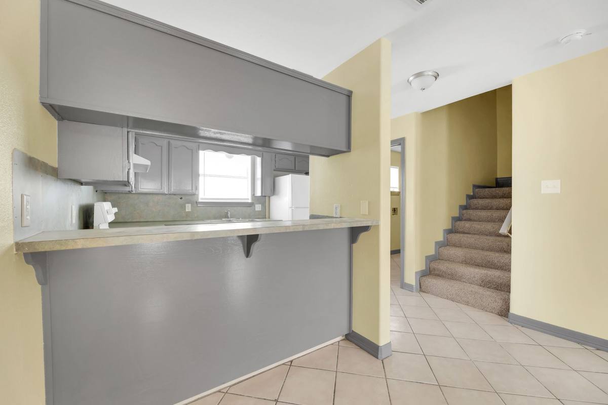 Apartment for rent at 910 W Cherokee Ave, Pharr, TX 78577