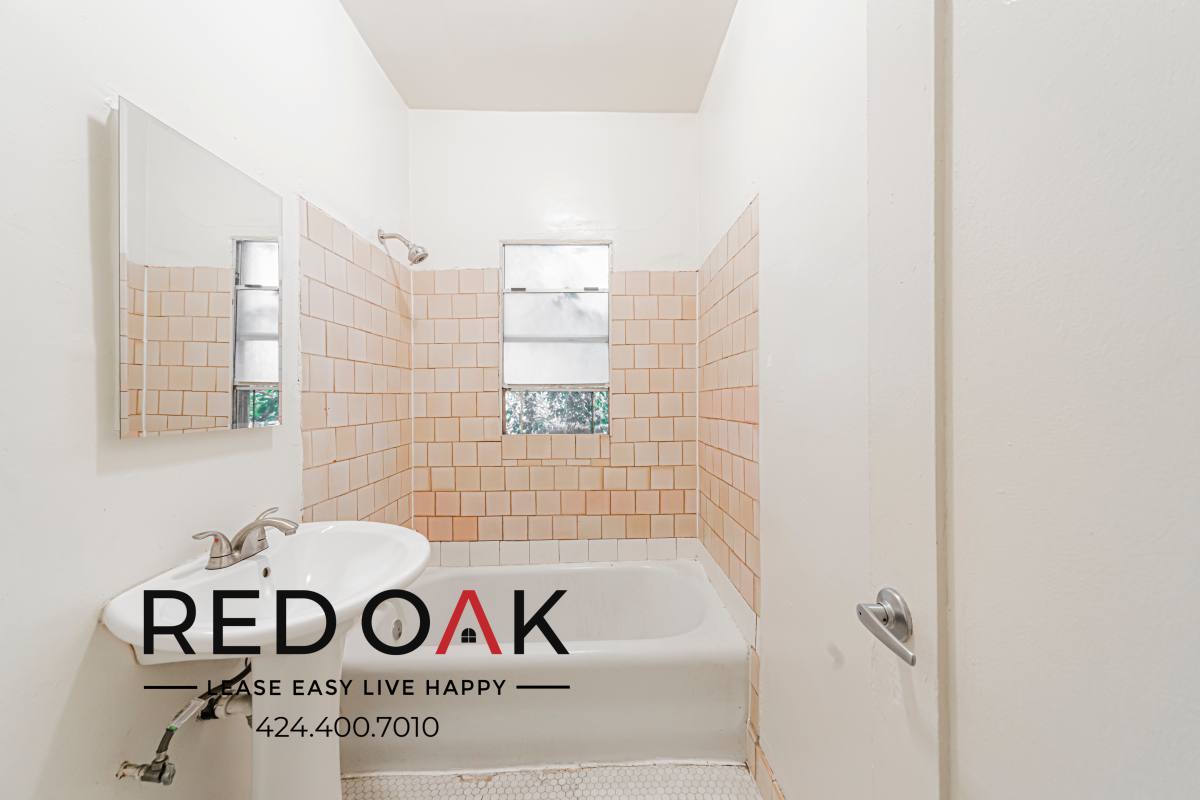 Apartment for rent at 836 Sanborn Ave #315, Los Angeles, CA 90029