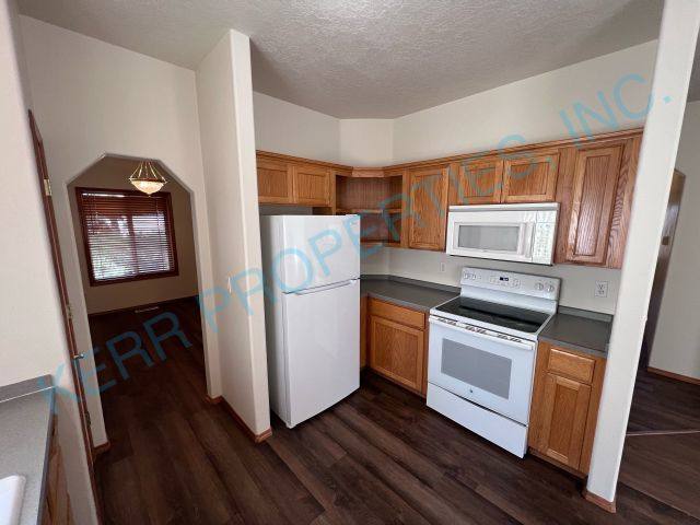 House for rent at 3794 NE Fairview Lake Way, Fairview, OR 97024