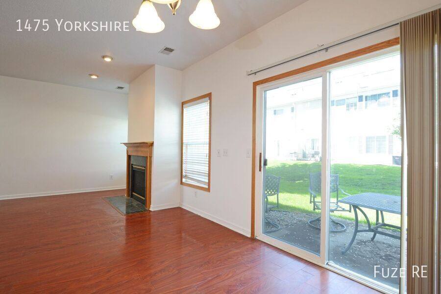 Townhouse for rent at 1475 Yorkshire Lane, Shakopee, MN 55379