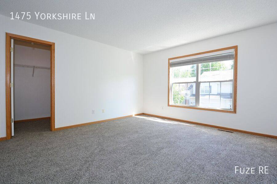 Townhouse for rent at 1475 Yorkshire Lane, Shakopee, MN 55379
