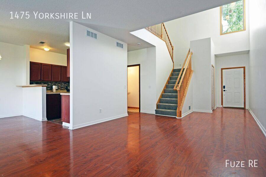 Townhouse for rent at 1475 Yorkshire Lane, Shakopee, MN 55379