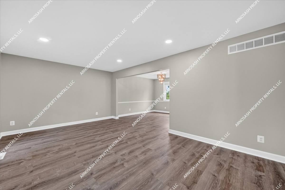 House for rent at 27345 Harvard, Southfield, MI 48076