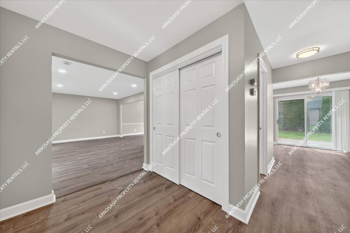 House for rent at 27345 Harvard, Southfield, MI 48076