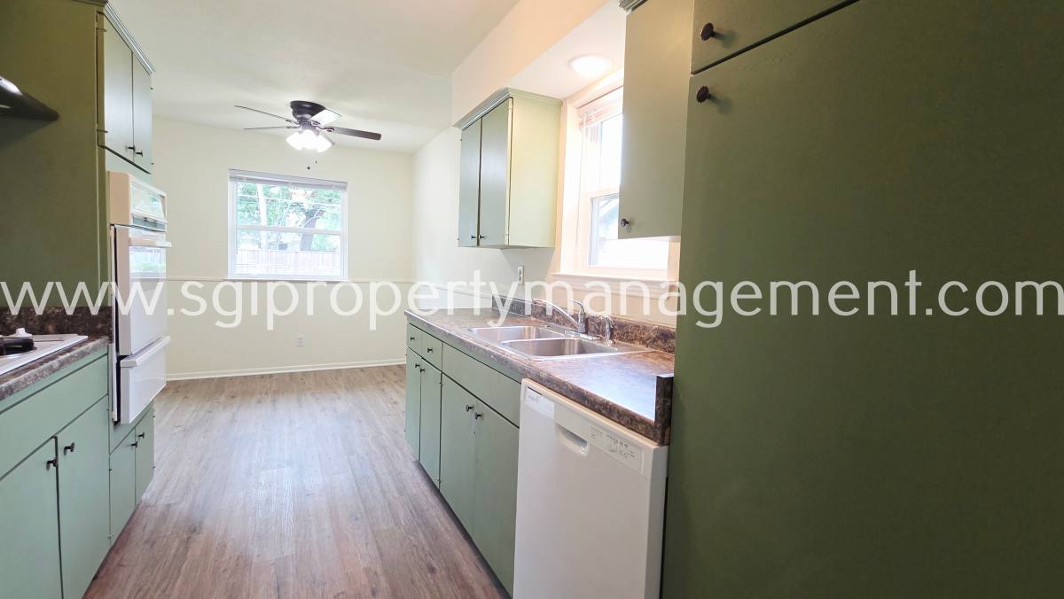 House for rent at 738 Kingswood Ave, Richardson, TX 75080