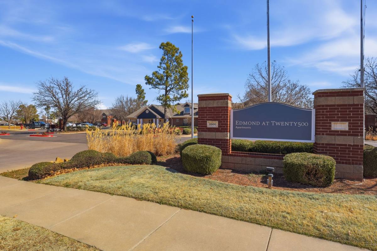 Apartment for rent at 2500 Thomas Dr, Edmond, OK 73003
