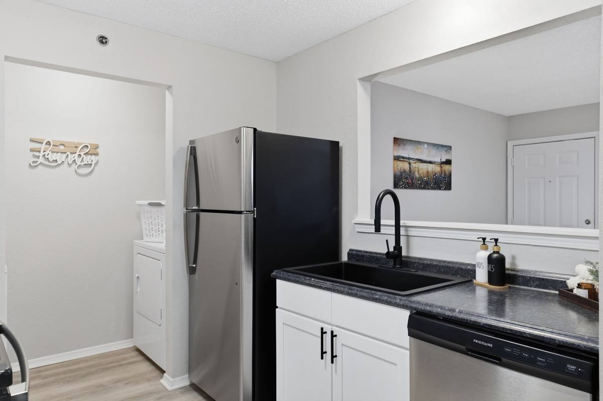 Apartment for rent at 2500 Thomas Dr, Edmond, OK 73003