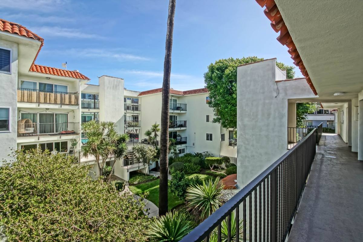 House for rent at 1720 Ardmore Ave, Hermosa Beach, CA 90254