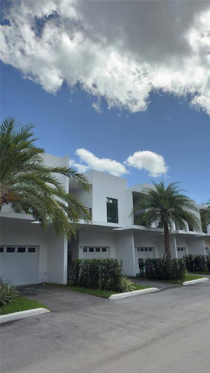 Townhouse for rent at 2526 Pierce St #6, Hollywood, FL 33020
