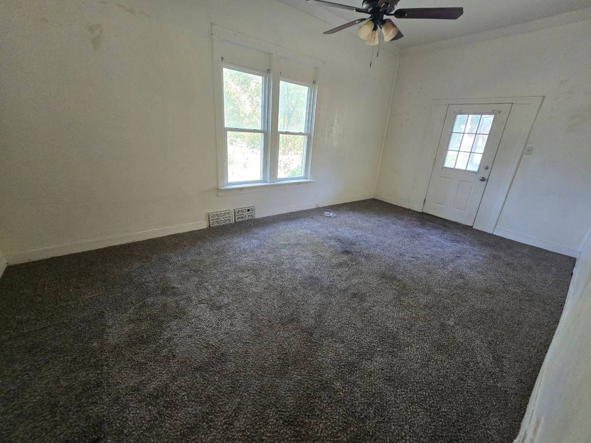 Apartment for rent at 2026-28 W 2nd St, Sioux City, IA 51103
