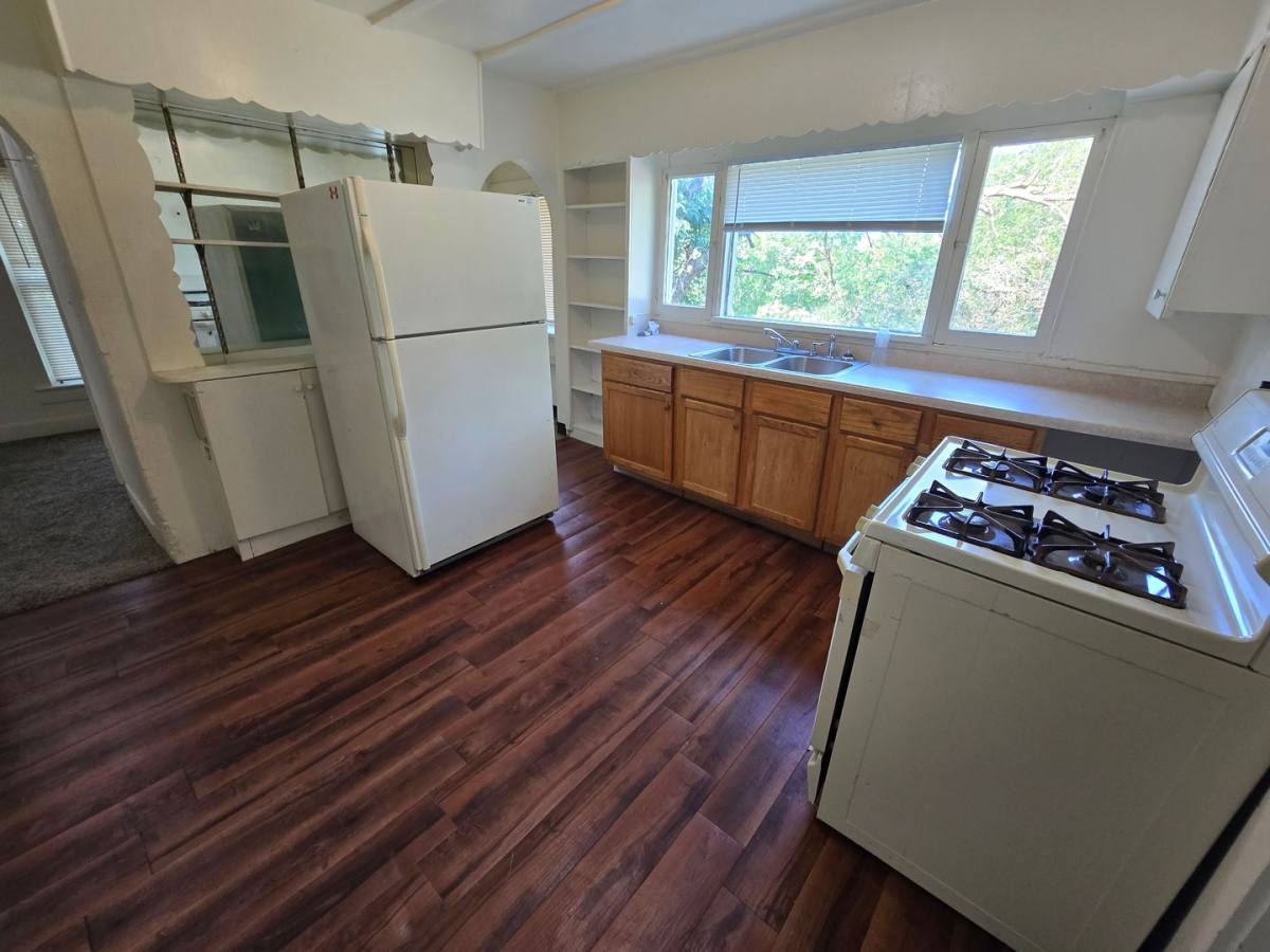 Apartment for rent at 2026-28 W 2nd St, Sioux City, IA 51103