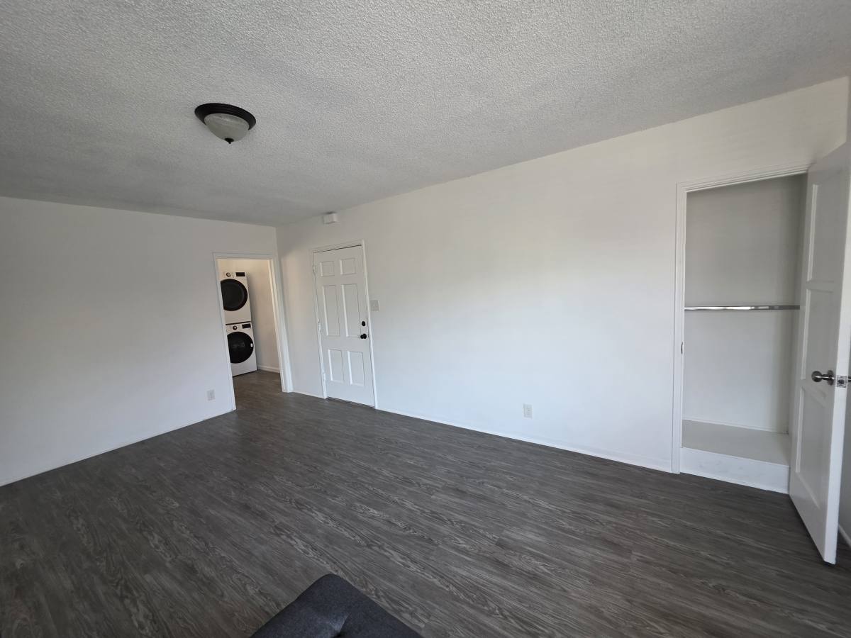 Apartment for rent at 1349 W 35th Place #2, Los Angeles, CA 90007