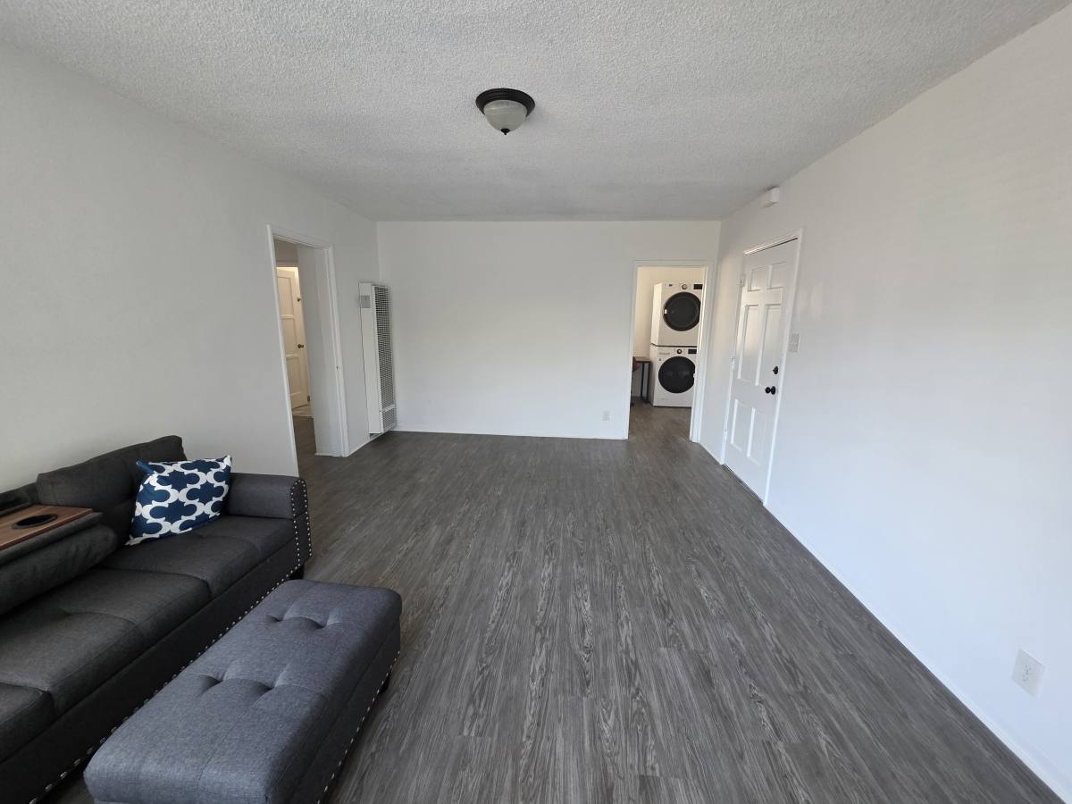 Apartment for rent at 1349 W 35th Place #2, Los Angeles, CA 90007