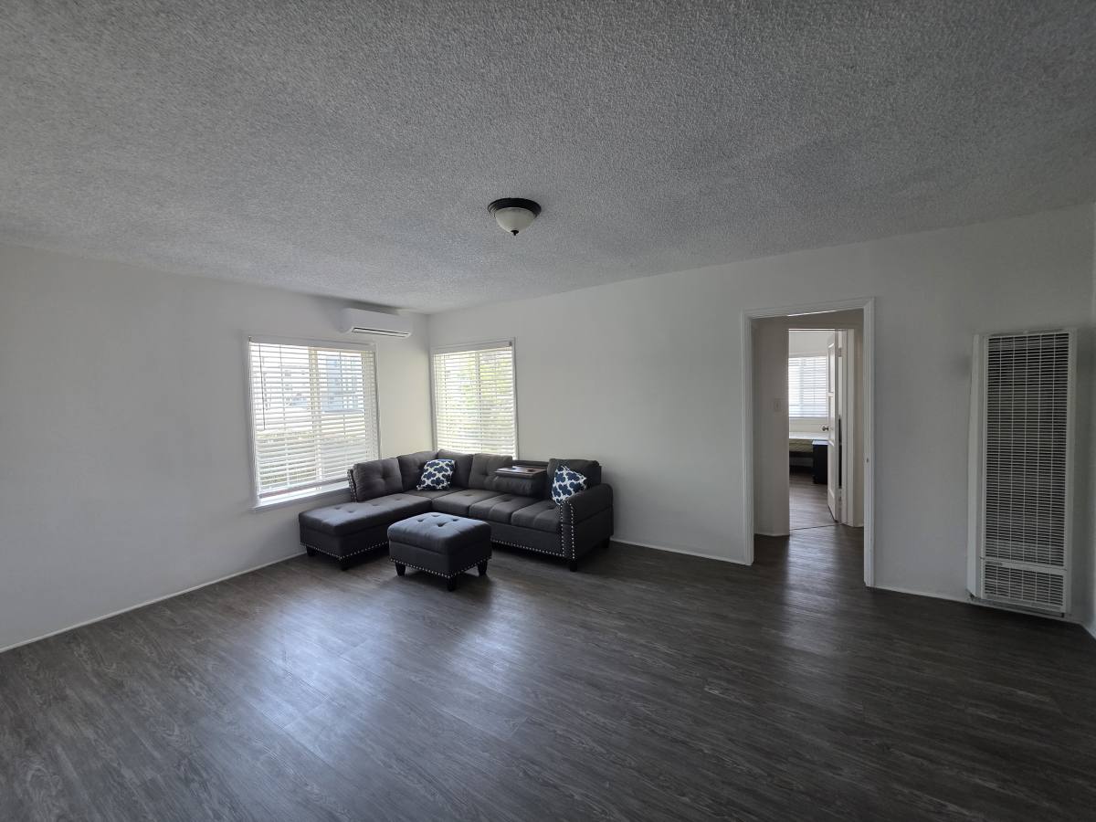 Apartment for rent at 1349 W 35th Place #2, Los Angeles, CA 90007