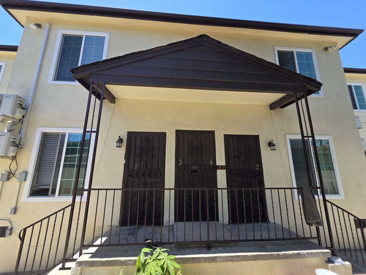 Apartment for rent at 1349 W 35th Place #2, Los Angeles, CA 90007