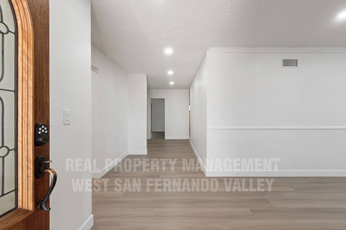 House for rent at 12920 Aetna St, Van Nuys, CA 91401