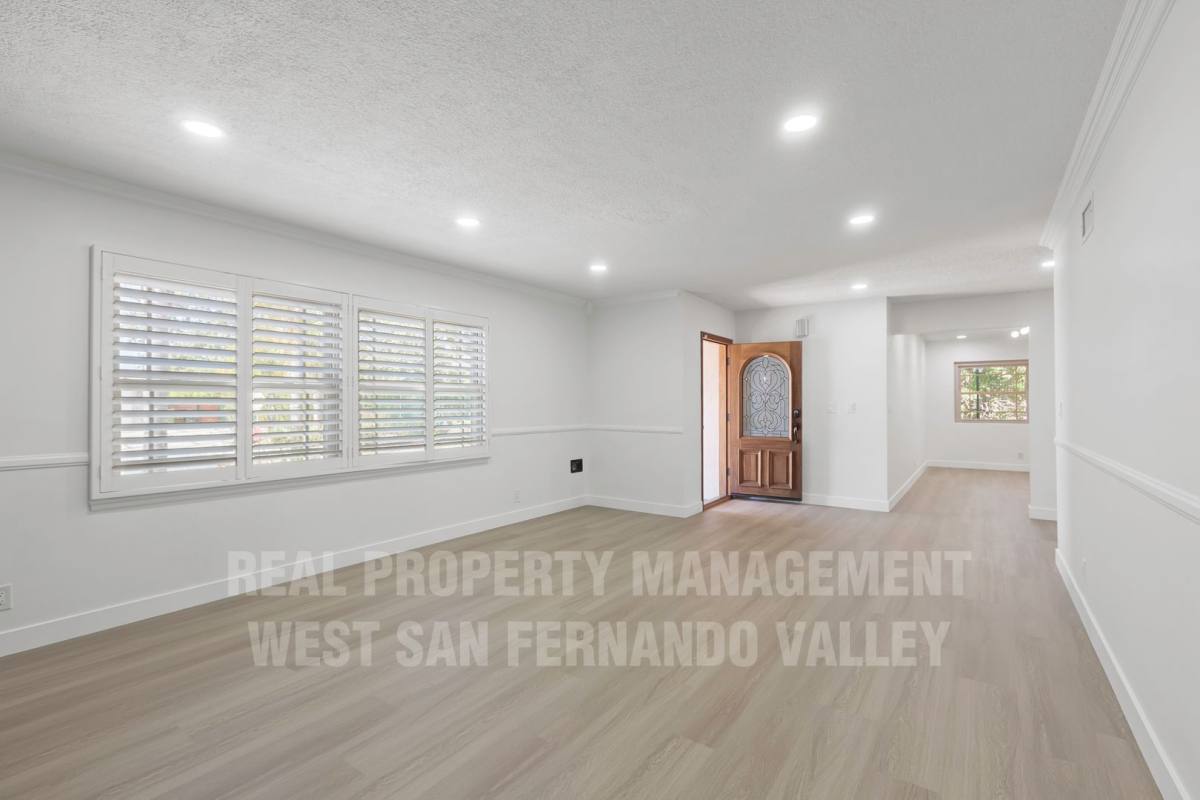House for rent at 12920 Aetna St, Van Nuys, CA 91401
