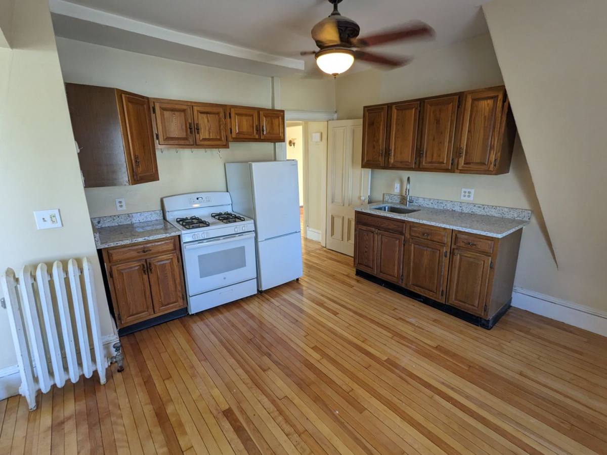 Apartment for rent at 10 Day Ave, Westfield, MA 01085