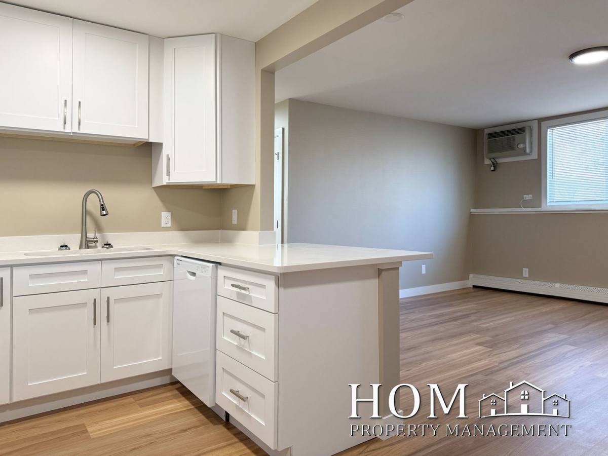 Apartment for rent at 311 E Watonwan St, Lake Crystal, MN 56055