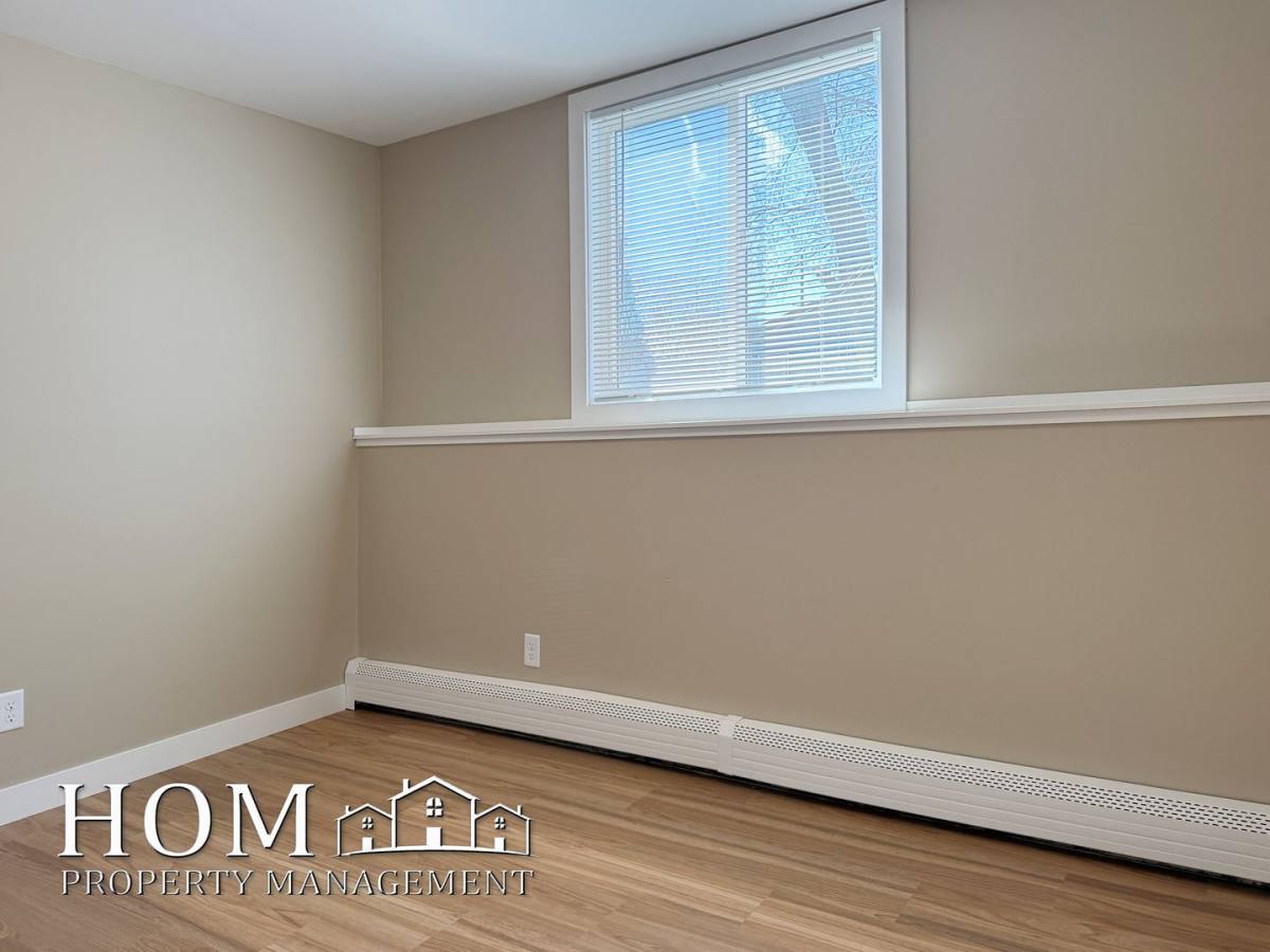 Apartment for rent at 311 E Watonwan St, Lake Crystal, MN 56055