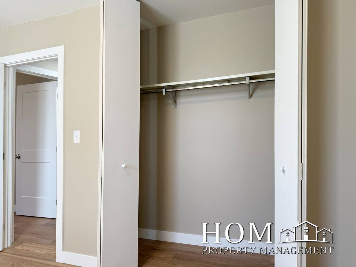 Apartment for rent at 311 E Watonwan St, Lake Crystal, MN 56055