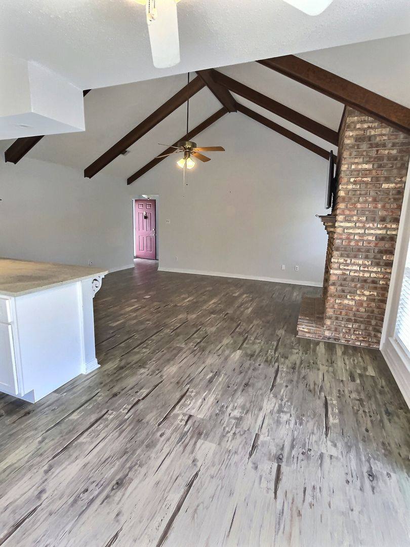 House for rent at 875 Laurelwood Dr, Moss Point, MS 39562