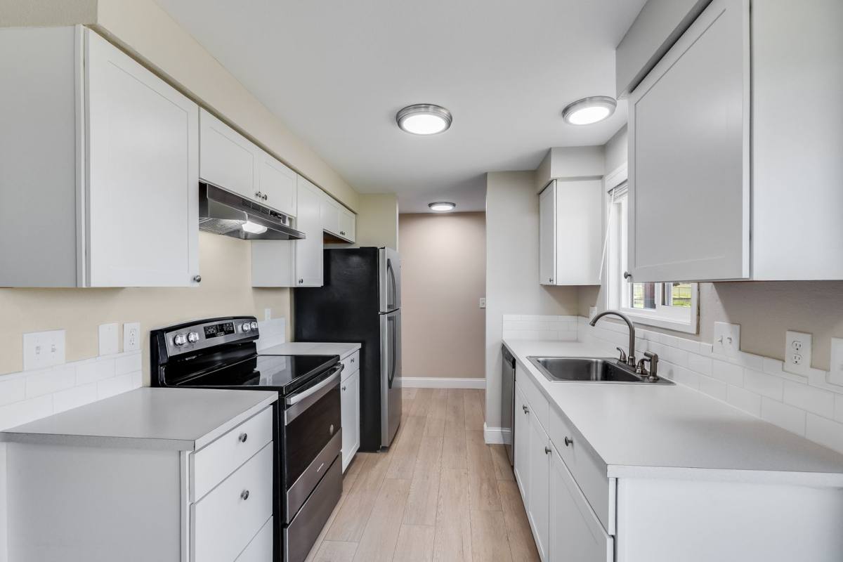 Apartment for rent at 1431-1433 SW 22nd St, Troutdale, OR 97060