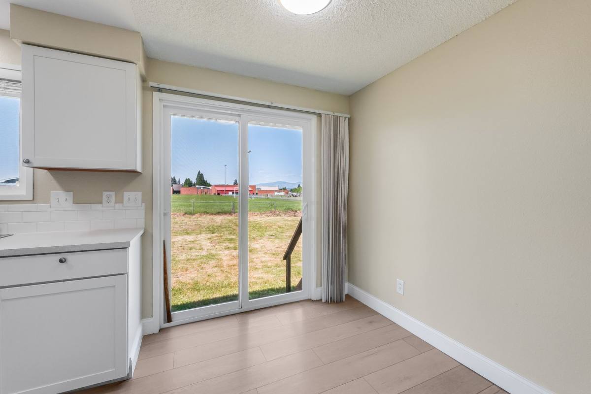 Apartment for rent at 1431-1433 SW 22nd St, Troutdale, OR 97060