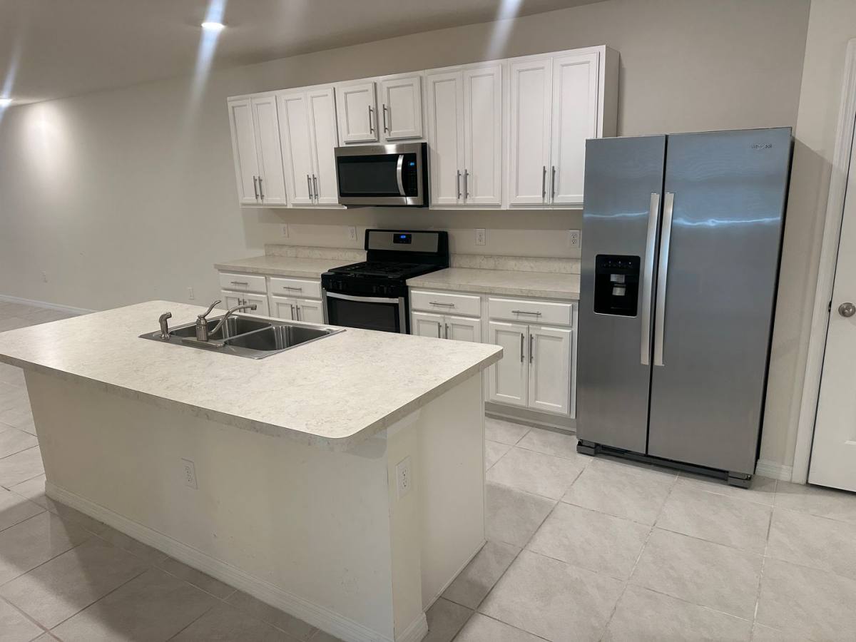 House for rent at 20043 Royal Tern Court, Leesburg, FL 34748