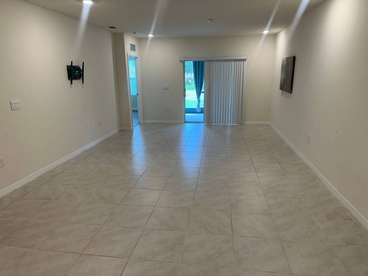 House for rent at 20043 Royal Tern Court, Leesburg, FL 34748