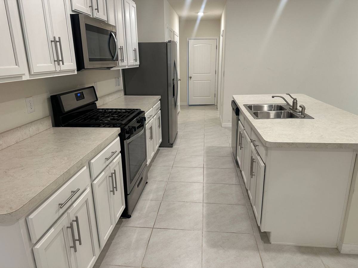 House for rent at 20043 Royal Tern Court, Leesburg, FL 34748