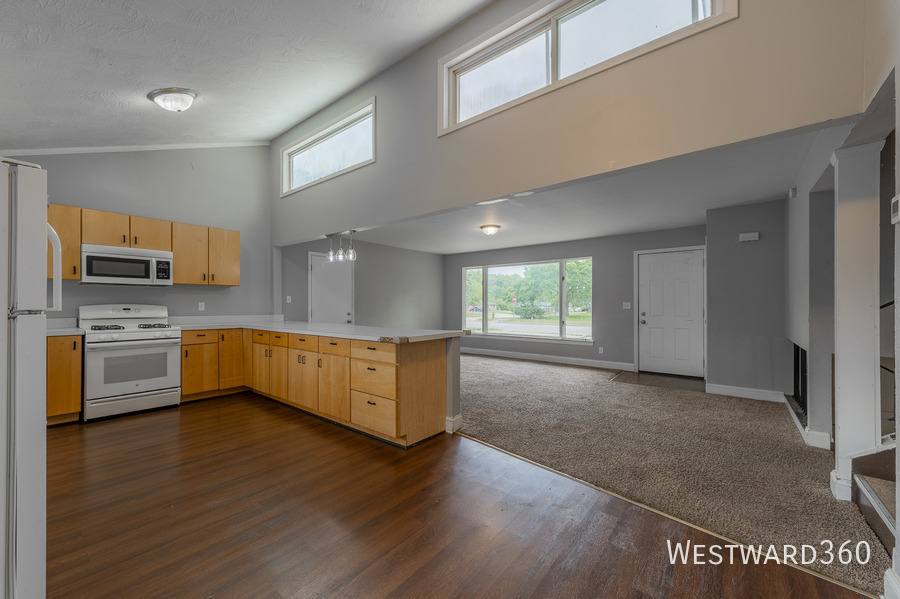 House for rent at 2221 Belmont Ave #SFH, Joliet, IL 60432