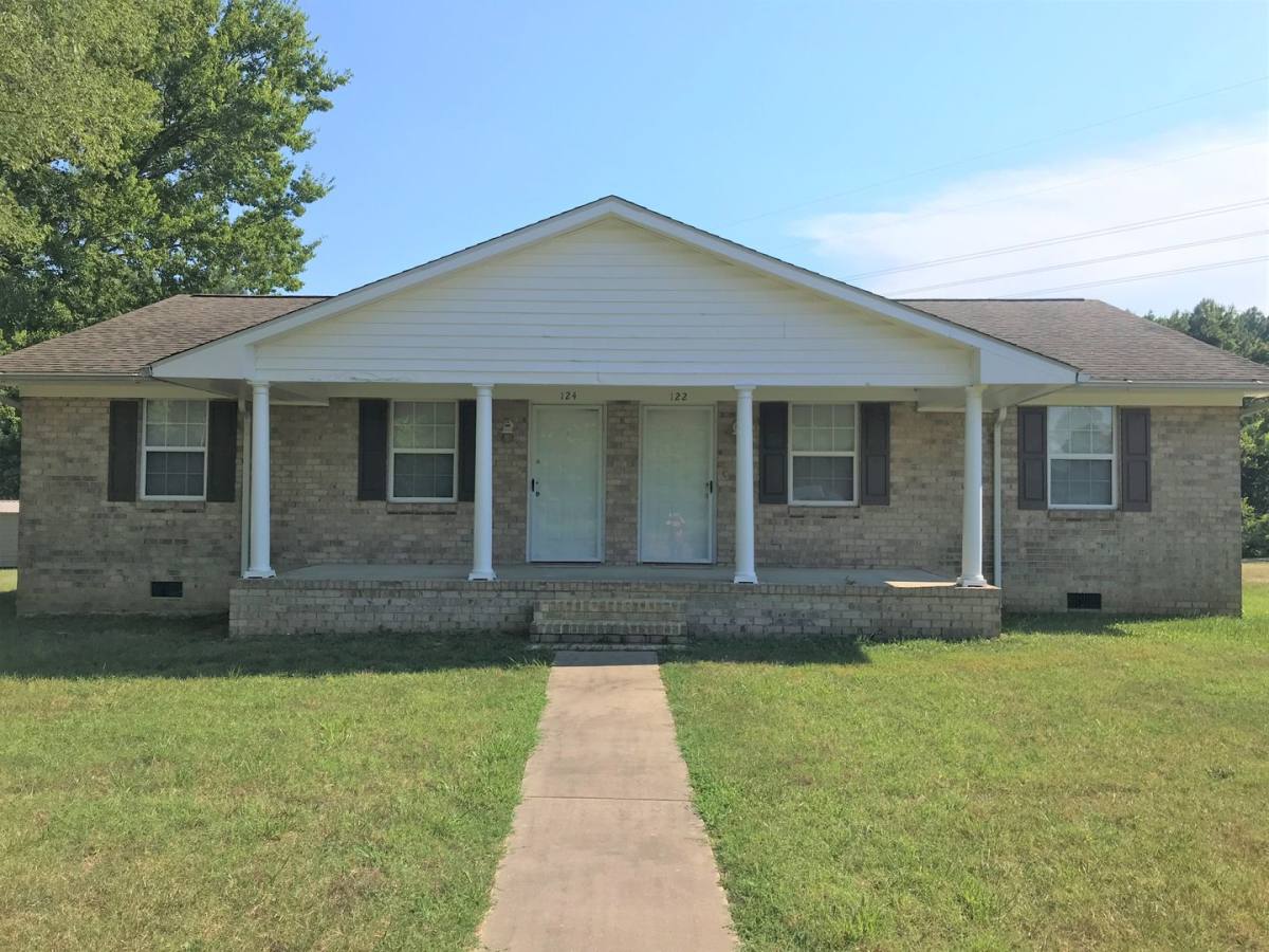 House for rent at 124 E Ferrell St, South Hill, VA 23970