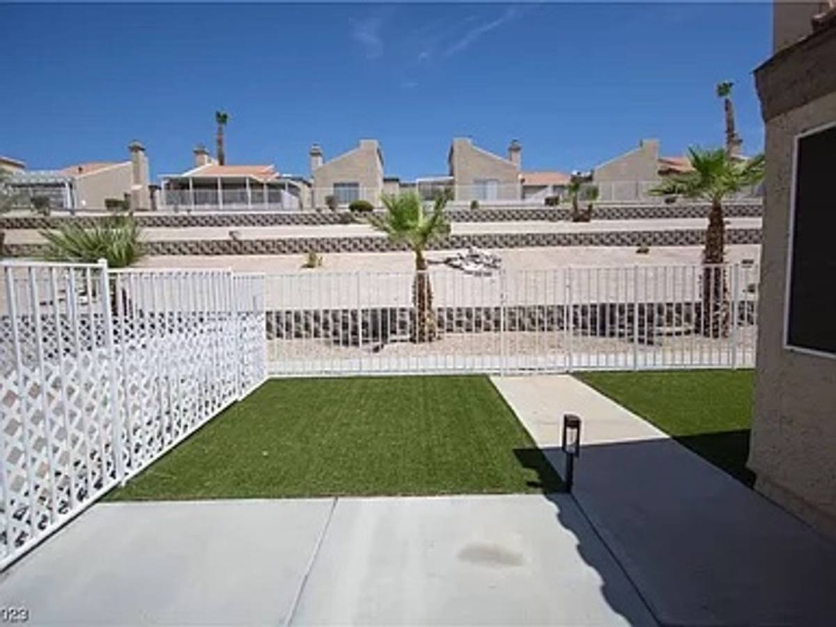 Townhouse for rent at 2212 High Dunes, Laughlin, NV 89029
