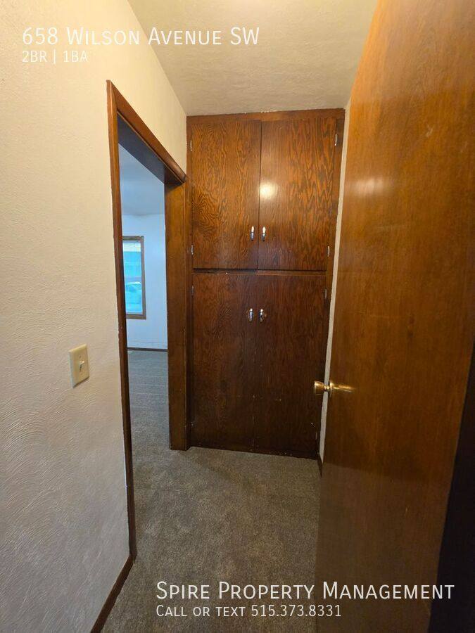 Apartment for rent at 658 Wilson Ave SW, Cedar Rapids, IA 52404