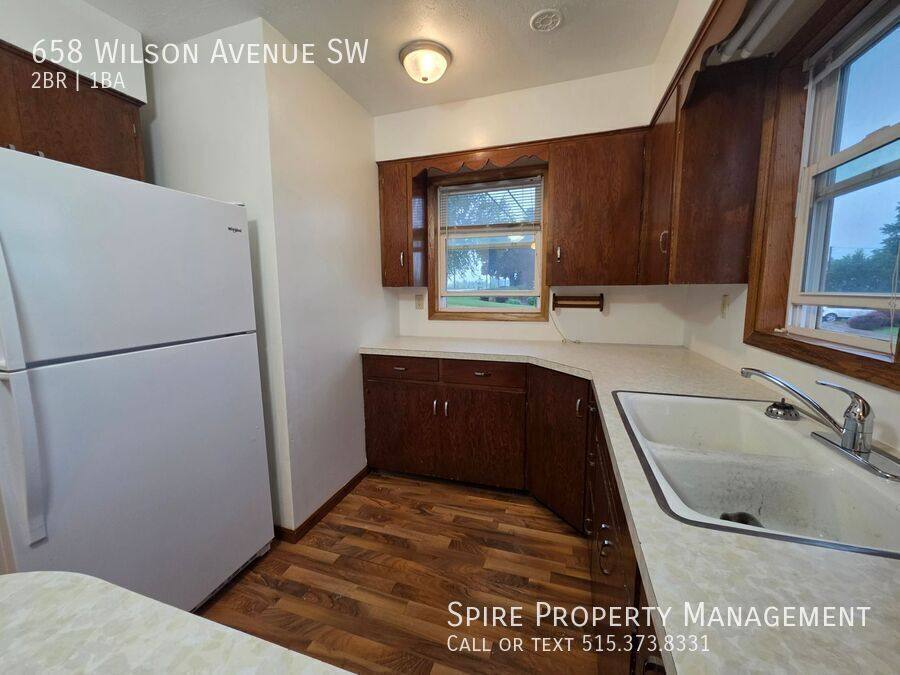 Apartment for rent at 658 Wilson Ave SW, Cedar Rapids, IA 52404