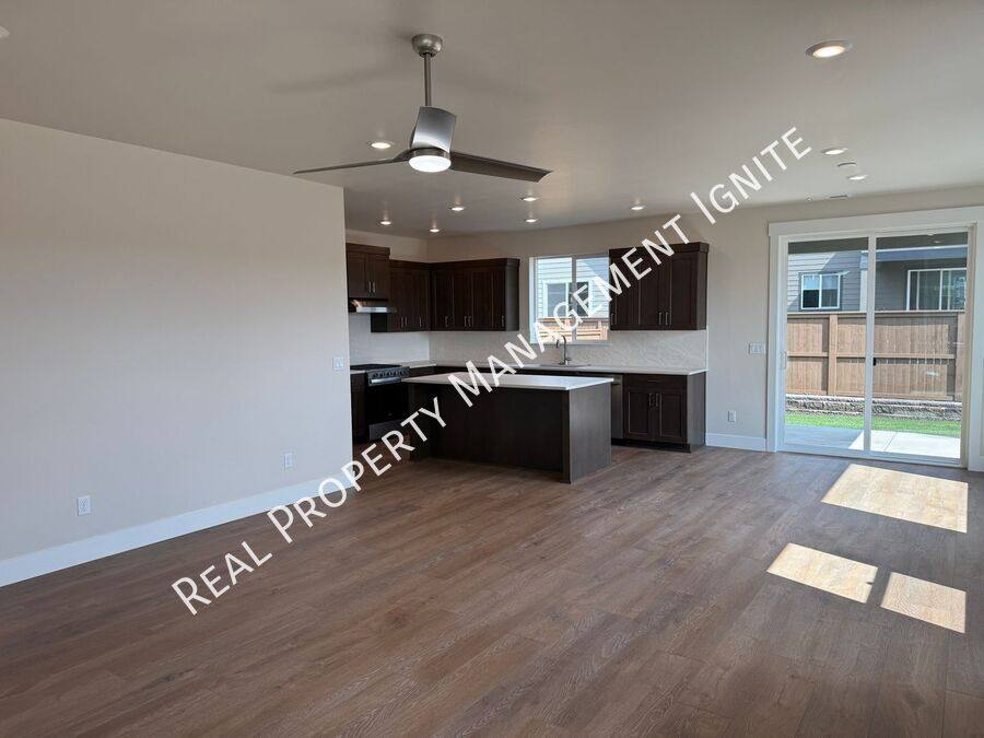 House for rent at 60948 SE Apollo Place, Bend, OR 97702
