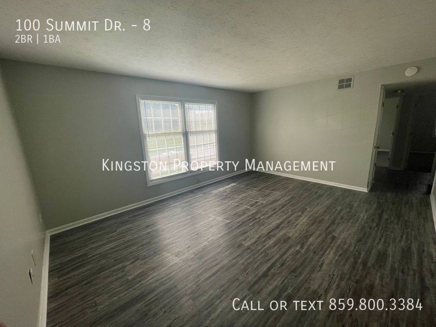 Apartment for rent at 100 Summit Dr #8, Mount Sterling, KY 40353