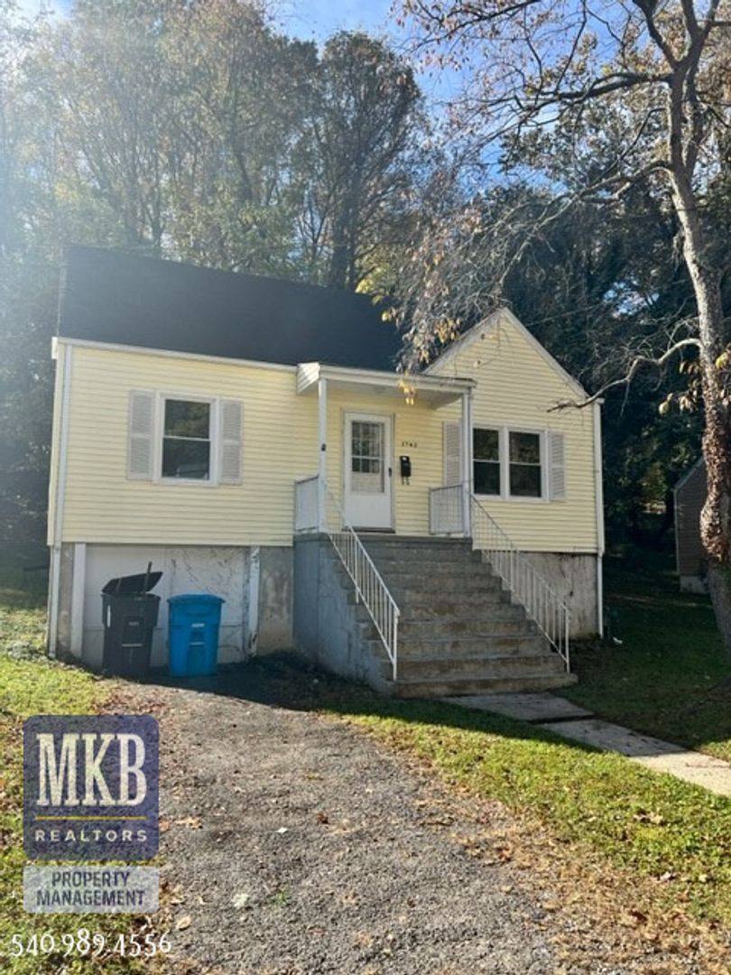 House for rent at 2742 Lansing Dr, Roanoke, VA 24015