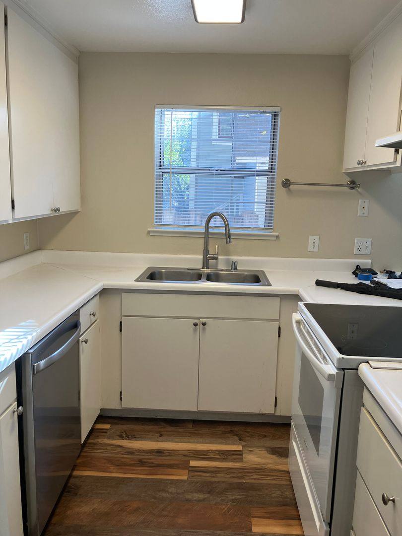 Apartment for rent at 321 T St, Sacramento, CA 95811