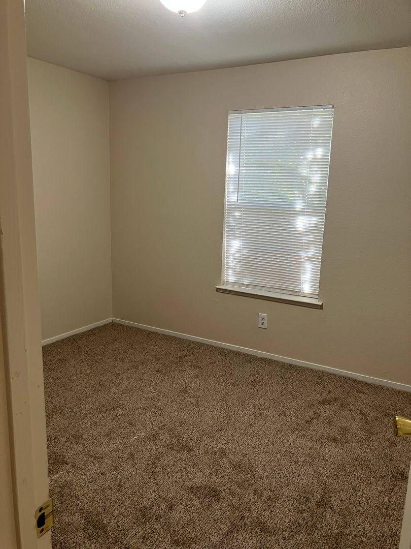 Apartment for rent at 321 T St, Sacramento, CA 95811