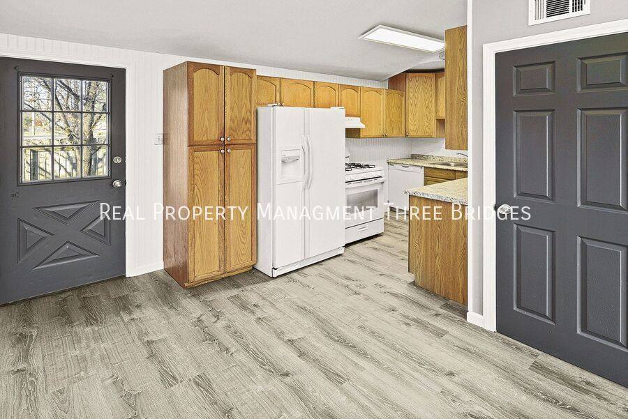 House for rent at 2857 Dawnview Dr, Florissant, MO 63031