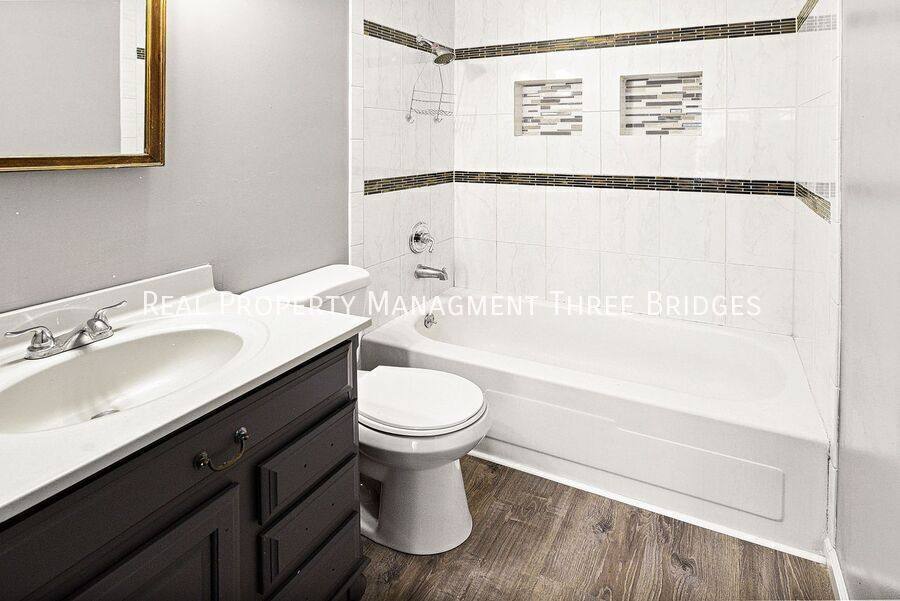 House for rent at 2857 Dawnview Dr, Florissant, MO 63031