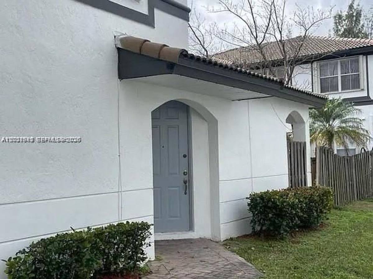 Townhouse for rent at 7778 NW 116th Ave, Miami, FL 33178