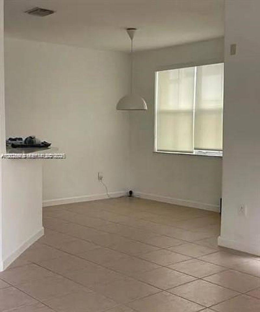 Townhouse for rent at 7778 NW 116th Ave, Miami, FL 33178