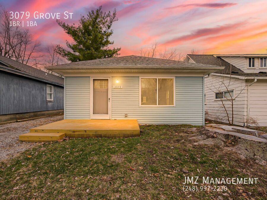 House for rent at 3079 Grove St, Keego Harbor, MI 48320