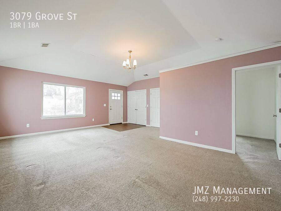 House for rent at 3079 Grove St, Keego Harbor, MI 48320