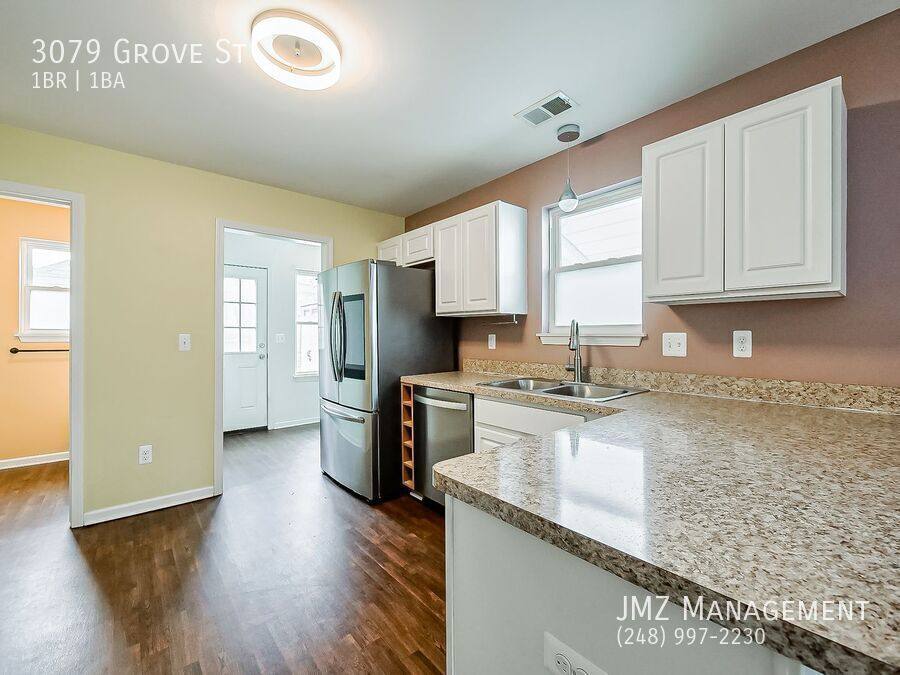 House for rent at 3079 Grove St, Keego Harbor, MI 48320