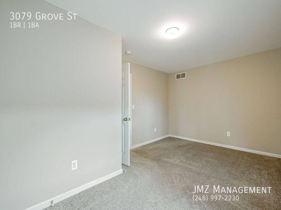 House for rent at 3079 Grove St, Keego Harbor, MI 48320